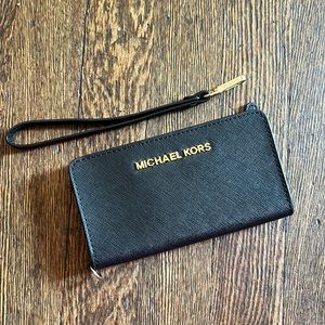 Michael Kors Wristlet